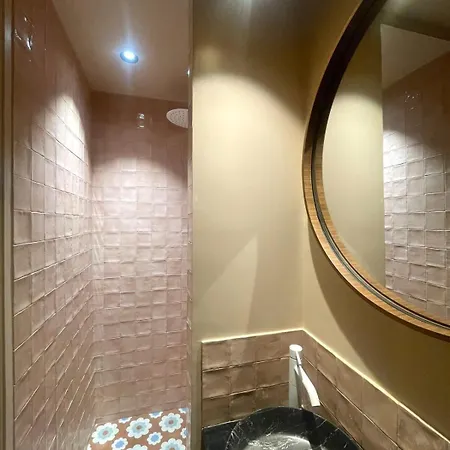 Lovely In The Heart Of Montmartre *